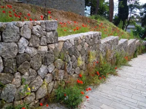 Planning Your Project: A Comprehensive Guide to Estimating Retaining Wall Costs in Victoria